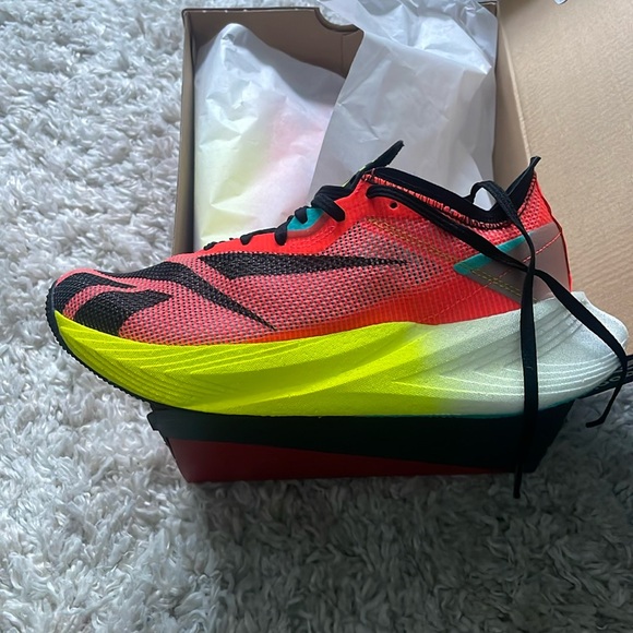 NWT Reebok running sneakers - Floatride Energy x - Picture 1 of 4